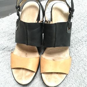 Duo-colored Wedge Sandals